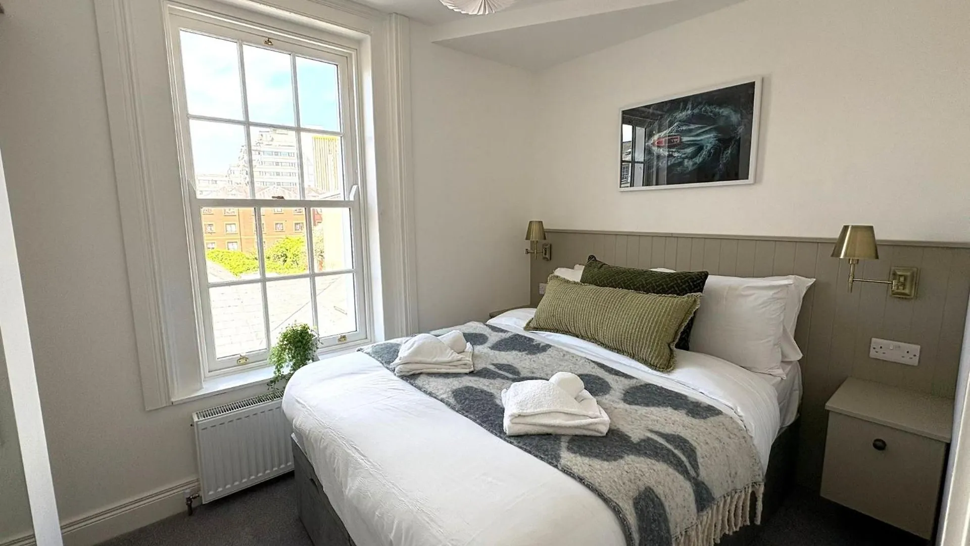 Central Belfast Apartments Queen'S Lofts